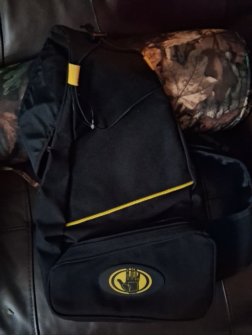 Black and Yellow Men’s Sling Bag. Vintage Bodyglove.